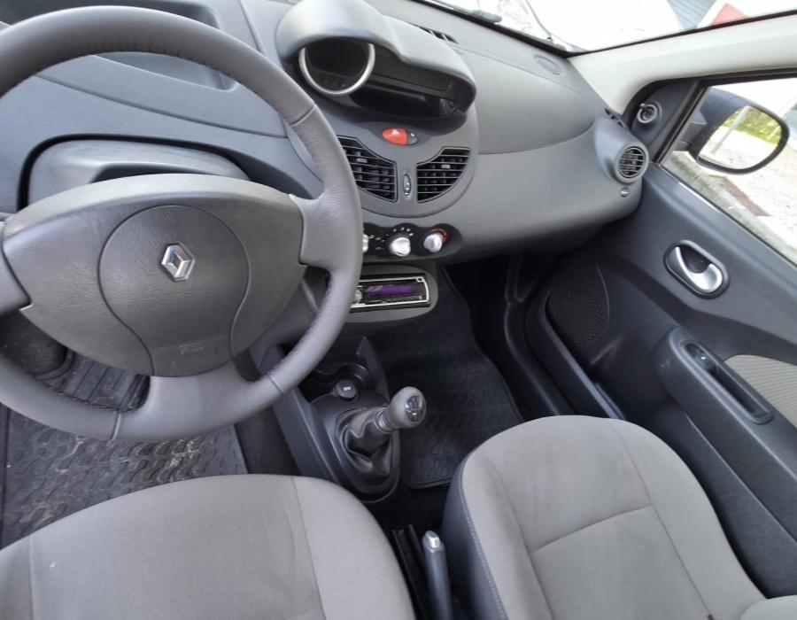 TWINGO